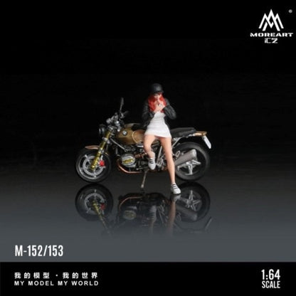 MO222152 MoreArt 1:64 BMW R nineT MOTORCYCLE GIRL with Female Figure Brown