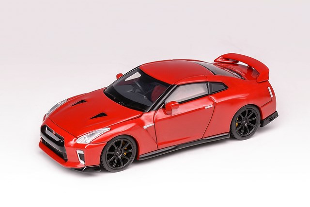 M63512 MOTORHELIX 1:64 Nissan GT-R (R35) Track Edition Solid Red