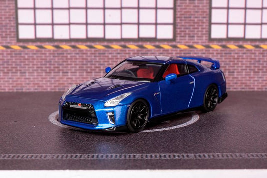 M63513 MOTORHELIX 1:64 Nissan GT-R (R35) Track Edition Bayside Blue