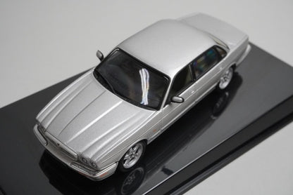 1:43 AUTOart 53603 Jaguar XJR Silver model car