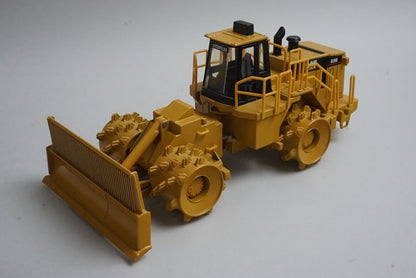 1:50 NORSCOT 55074 Caterpillar CAT 836G Landfield Compactor model car