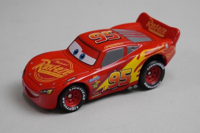 Tomica C-41 Cars Lightning McQueen Cars 3 Standard Type model car
