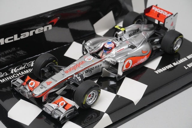 1:43 MINICHAMPS 530114304 Vodafone McLaren Mercedes MP4-26 2011 #4 model car