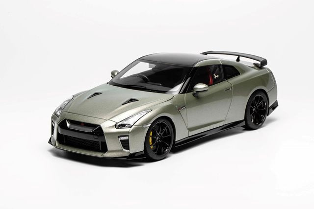 M83515 MOTORHELIX 1:18 Scale Nissan GT-R (R35) Track Edition Engineered By NISMO T-Spec 2022 Millennium Jade