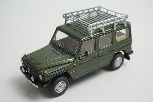 1:43 MINICHAMPS 400038001 Mercedes-Benz 230GE 1980 Green Metallic model car