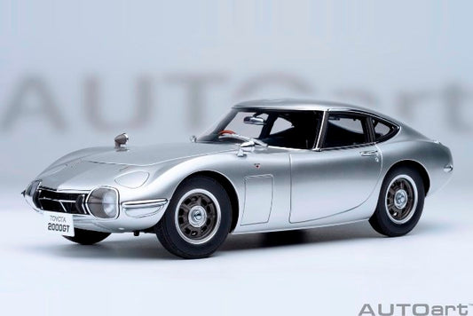 79548 AUTOart 1:18 Toyota 2000GT 1967 Silver model car