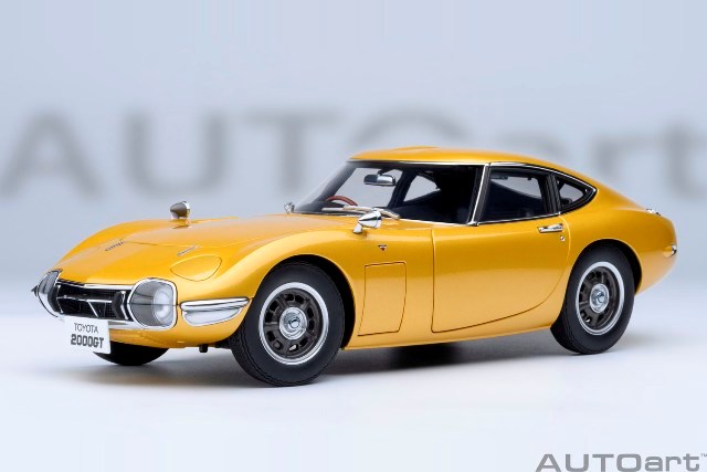 79549 AUTOart 1:18 Toyota 2000GT 1967 Gold model car