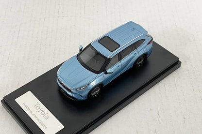 LCD64019-MB LCD 1:64 Toyota Highlander, Light Blue