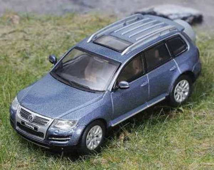 [ Pre-order ] LL-036-207 Shadow Pro 1:64 Volkswagen Touareg MK1 (7L) R50 B/ Blue-LHD