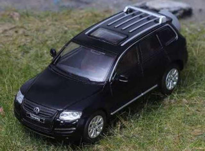[ Pre-order ] LL-036-209 Shadow Pro 1:64 Volkswagen Touareg MK1 (7L) R50 D/ Matt Black-LHD
