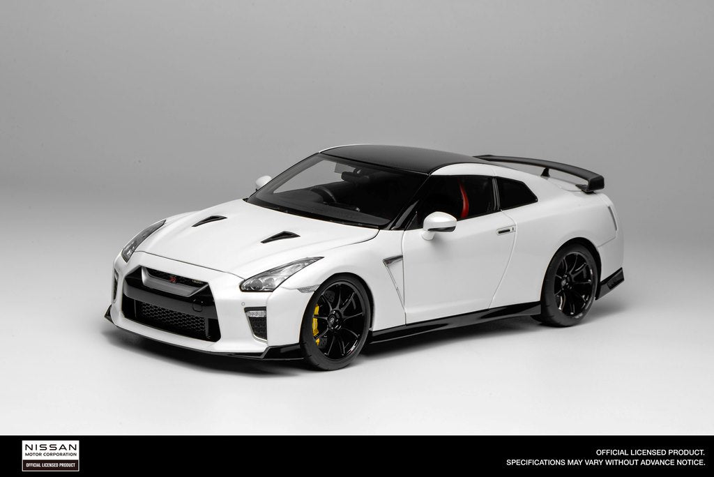 [ Pre-order ] M83518 MOTORHELIX 1:18 Nissan GT-R (R35) Track Edition Engineered By NISMO T-Spec 2022 Brilliant White Pearl