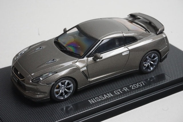 1:43 EBBRO 44039 Nissan GT-R 2007 Titanium Gray