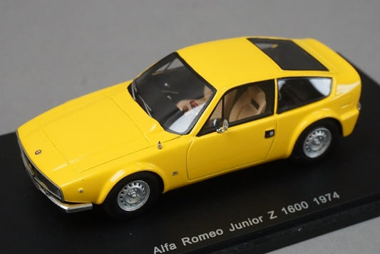 1:43 SPARK S0614 Alfa Romeo Junior Z 1600 1974 model car
