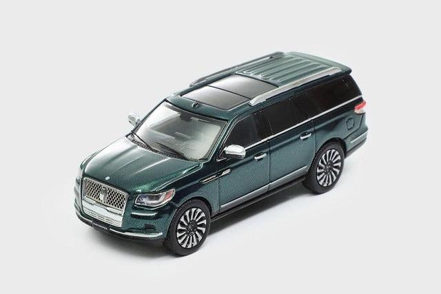 [ Pre-order ] KS-056-601 Shadow Pro 1:64 Lincoln Navigator Green (LHD)