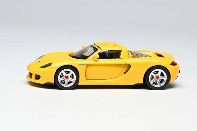 [ Pre-order ] Funny Model 1:64 Porsche Carrera GT Fayence Yellow
