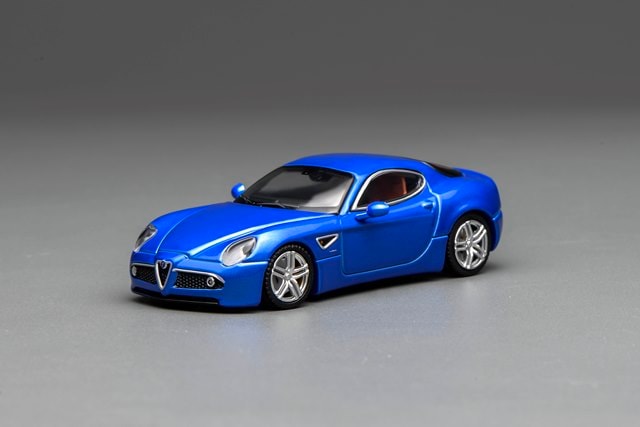 [ Pre-order ] M69055 MOTORHELIX 1:64 Alfa Romeo 8C Competizione 2008 Blu Magnetico Met