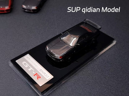 [ Pre-order ] SUP Qidian Model 1:64 Skyline GT-R R32 Black Carbon Cover Version