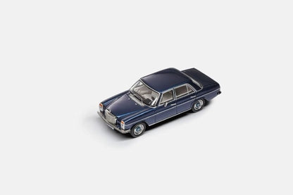 [ Pre-order ] Maxwell 1:64 Mercedes-Benz 200 W114 Metallic Blue