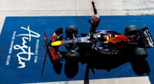 [ Pre-order ] 64S095 Spark 1:64 Red Bull RB21 #1 Oracle Red Bull Racing F1 USA US GP 2025 Winner M. Verstappen