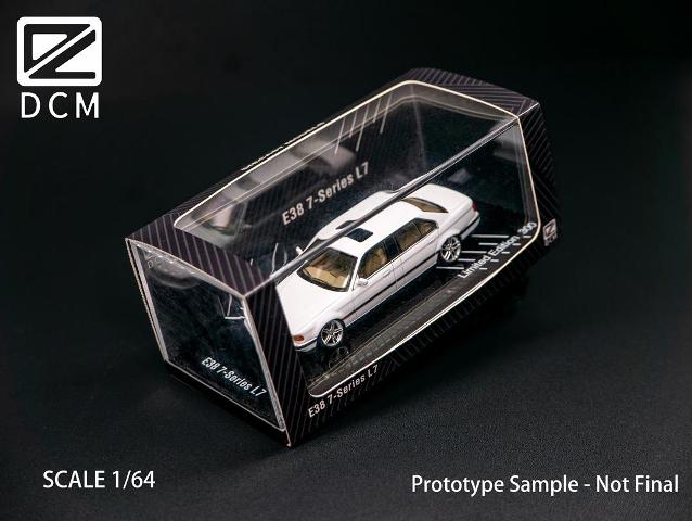 [ Pre-order ] DCM 1:64 BMW E38 L7 7 Series White Lowered