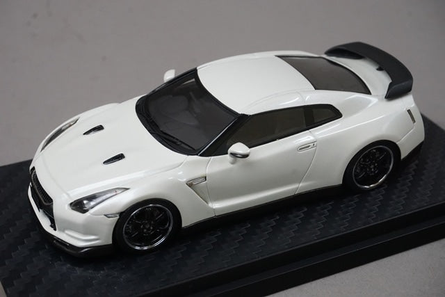 1:43 HPI 8438 Nissan GT-R (R35) SpecV Brilliant White Pearl