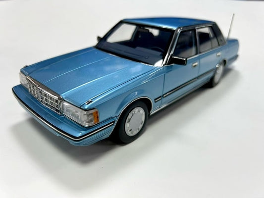 [ Pre-order ] 8251121LB XiaoGuang MODEL 1:18 Toyota Crown MS122 Light Blue