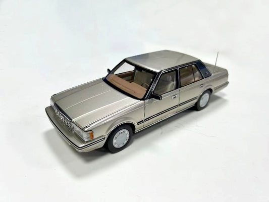 [ Pre-order ] 8251123G XiaoGuang MODEL 1:18 Toyota Crown MS122 Gold