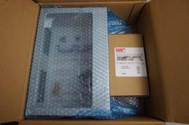 1:43 EBBRO 15004 Nismo Motul PIT BOX model car