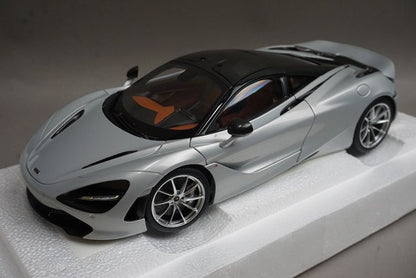 1:18 AUTOart 76071 McLaren 720s Metallic White model car
