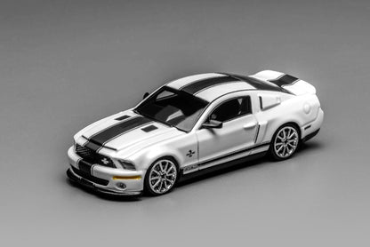 [ Pre-order ] GL-1251006A Motor Helix 1:64 Ford Mustang Shelby GT500 Super Snake 2007 Performance White
