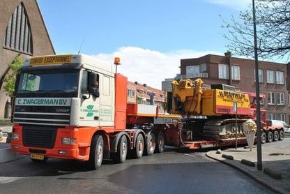 [ Pre-order ] 01-5022 WSI 1:50 DAF C. Zwagerman GINAF 95XF SPACE CAB 10X4 LOW LOADER 5 AXLE DAF