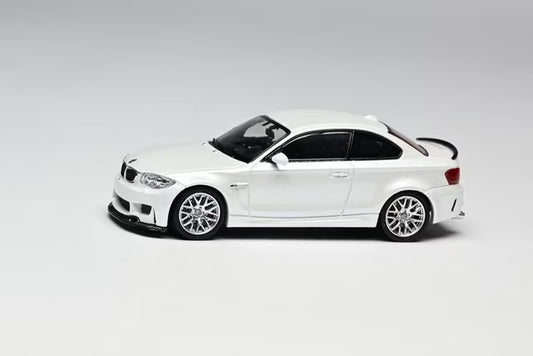 [ Pre-order ] 7CM Model 1:64 BMW 1M Coupe (E82) silver style 359 multi-spoke wheels Alpine White