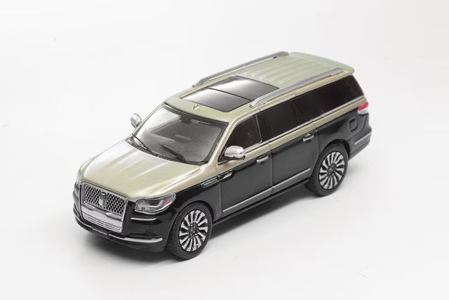 [ Pre-order ] KS-056-604 Shadow Pro 1:64 Lincoln Navigator Gold Black (LHD)