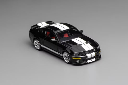 GL-1251005B MOTORHELIX 1:64 Ford Mustang Shelby GT500 2007 Ebony Black White Double Stripes