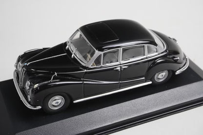 1:43 MINICHAMPS 430022401 BMW 502 V8 Limousine Black