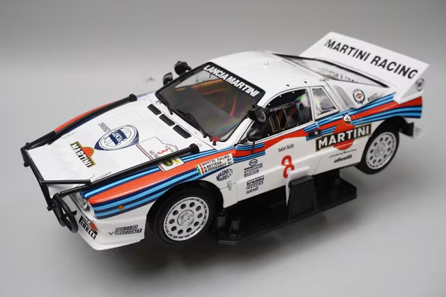 1:18 KYOSHO 08306J Lancia Rally 037 Safari 1985 #8 Martini