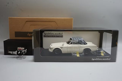 1:18 ignition model IG2708 Nissan Datsun Fairlady 2000 (SR311) White with U20 engine