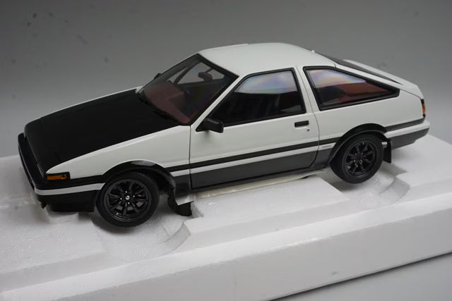 1:18 AUTOart 78786 Toyota Sprinter Trueno (AE86) Initial D Project D Final Version