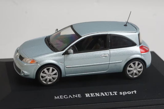 1:43 Universal Hobbies E2051 Renault Sport Megane Metallic Silver