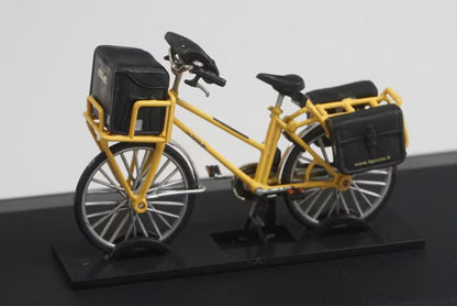 1:32 Universal Hobbies E5622 Postman's Bicycle 2004