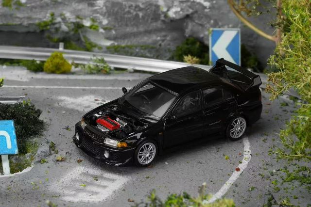 [ Pre-order ] M64101 MOTORHELIX 1:64 Mitsubishi Lancer Evolution V GSR Pyrenees Black Pearl