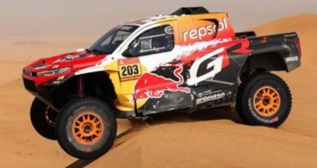[ Pre-order ] S6268 Spark 1:43 Toyota Hilux GR No.203 9th Dakar Rally 2026 S. Quintero - A. Short