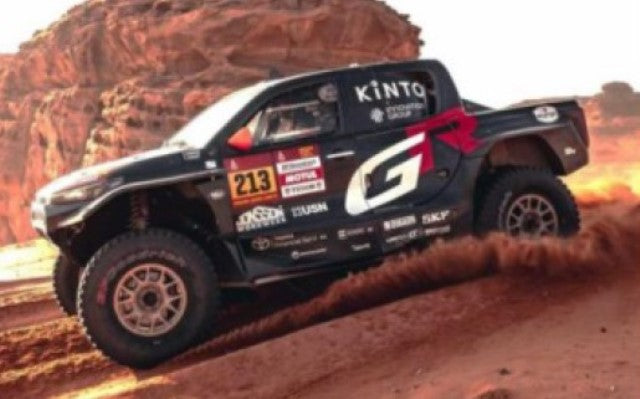 [ Pre-order ] S6272 Spark 1:43 Toyota Hilux GR No. 213 10th Dakar Rally 2026 S. Variawa - F. Cazalet