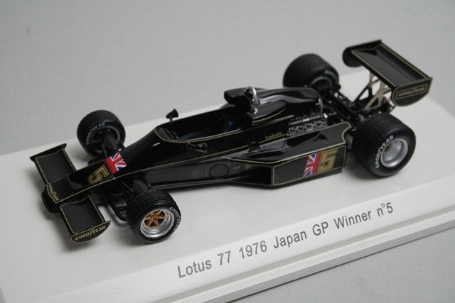 1:43 Rave R70042 Lotus 77 #5 winner of the 1976 Japanese GP M. Andretti model car