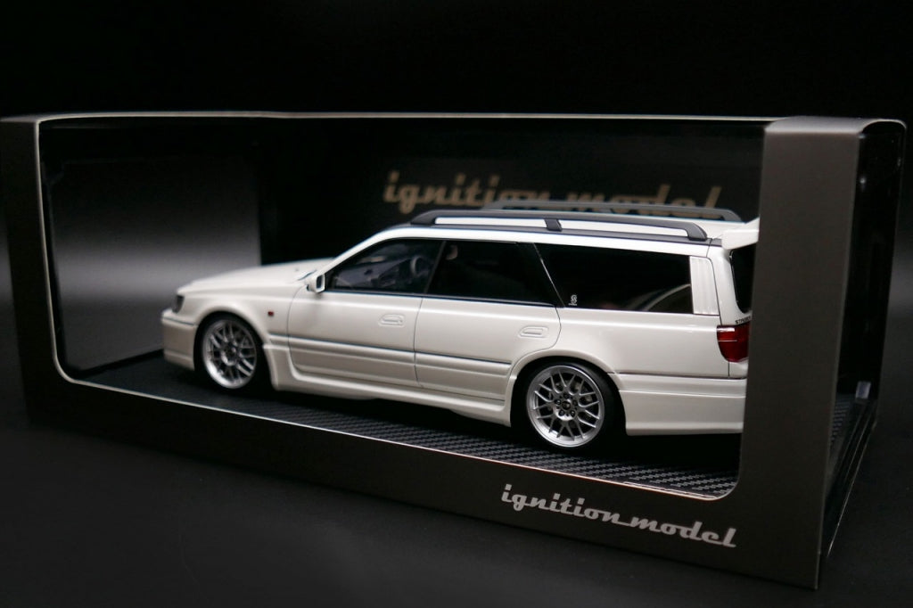 [Back-order] ignition model IG2885 1:18 Nissan STAGEA 260RS (WGNC34) Pearl White