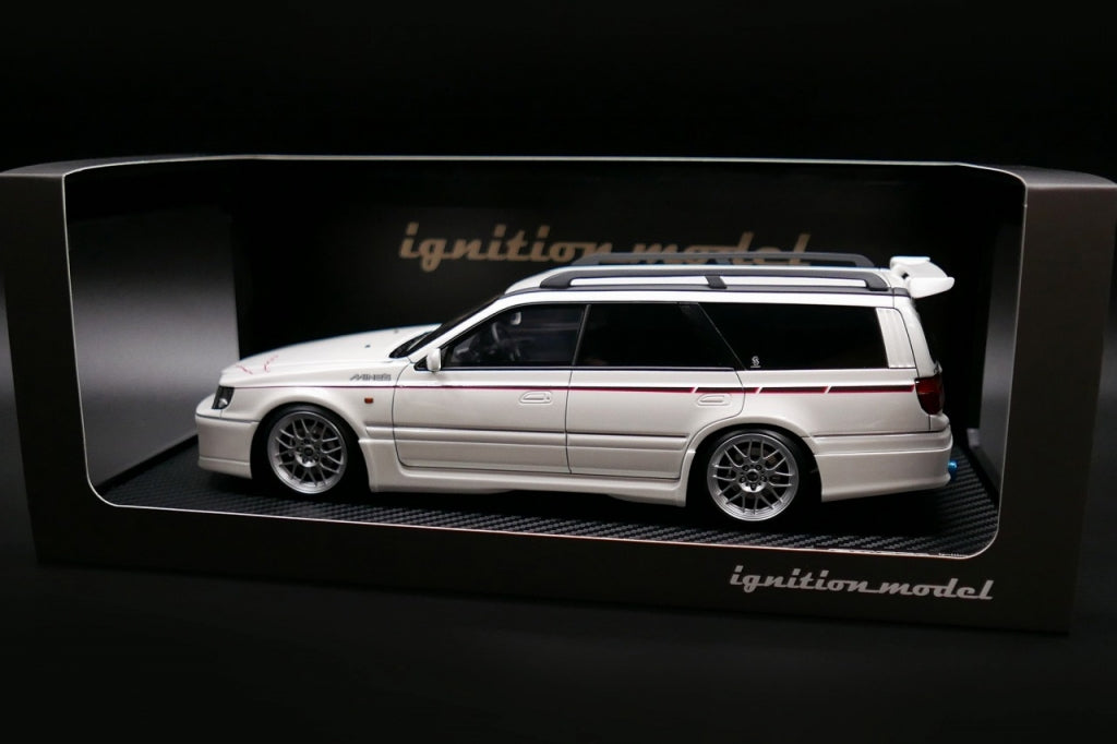 [Back-order] ignition model IG2892 1:18 Nissan STAGEA 260RS (WGNC34) Pearl White