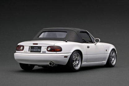 [Back-order] ignition model IG3195 1:18 Eunos Roadster (NA) White