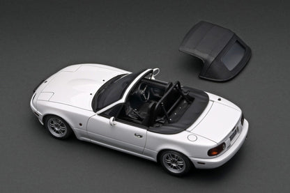 [Back-order] ignition model IG3195 1:18 Eunos Roadster (NA) White