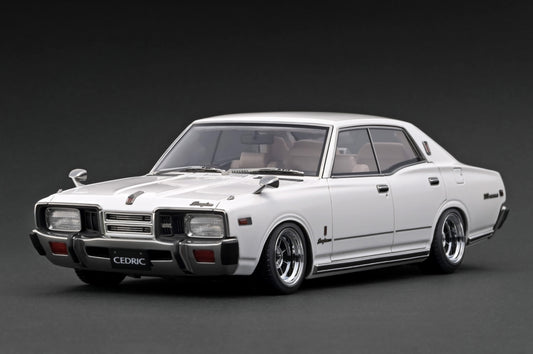 [ Pre-order ] IG3561 ignition model 1:18 Nissan Gloris Brougham (330) White