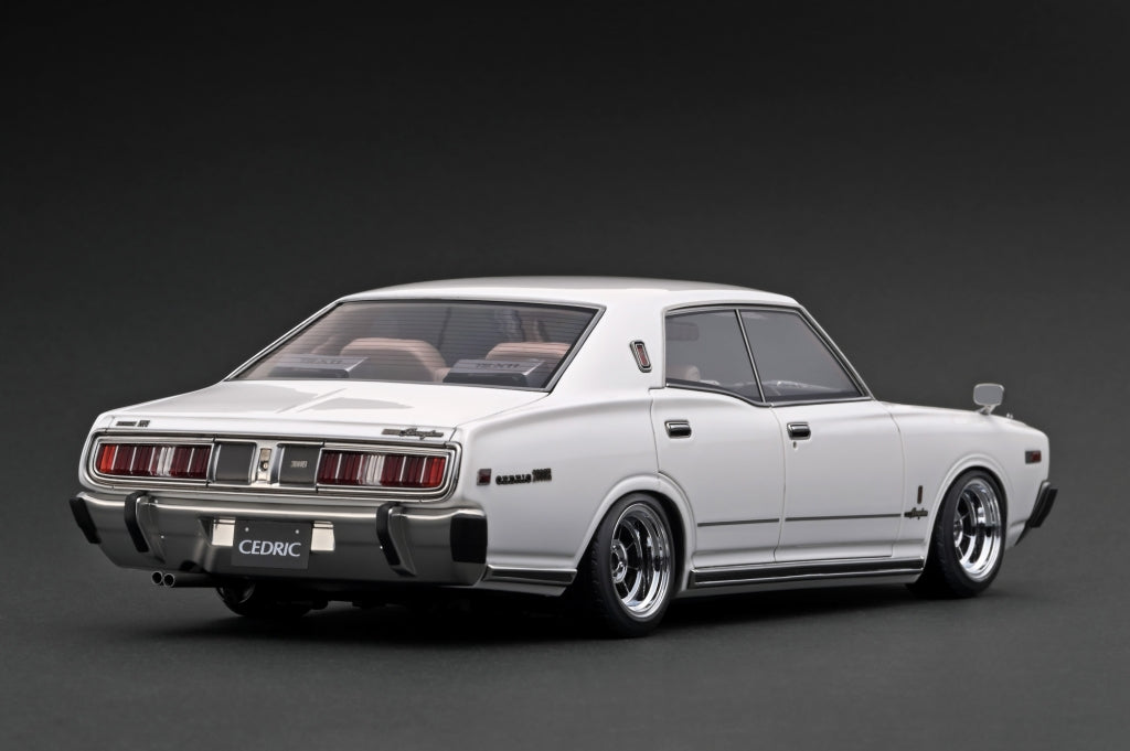 [ Pre-order ] IG3561 ignition model 1:18 Nissan Gloris Brougham (330) White